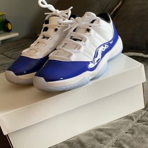 Jordan 11 Concord low sketch